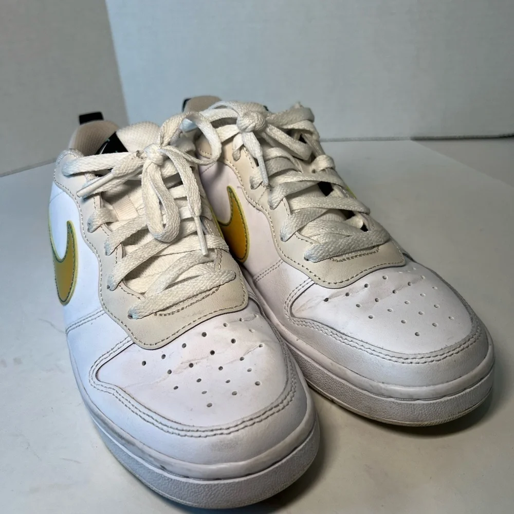 Nike Big Kids Court Borough 2 SE Casual Sneakers